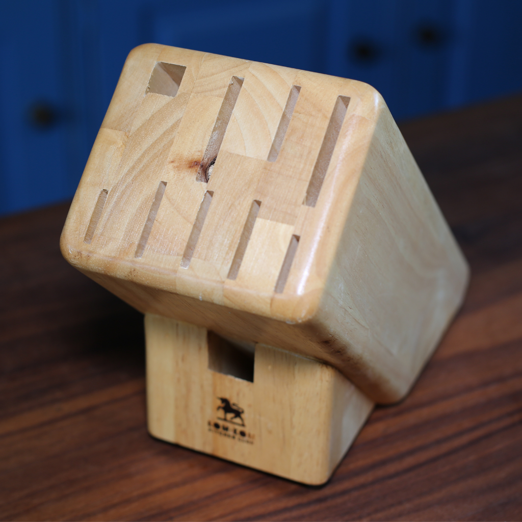 9 Slots Diagonal Knife Box (KOM-KOM)